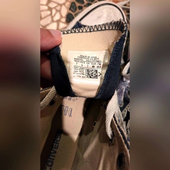 Limited Edition Chuck Taylor All Star High Vintage Denim Flowers Sneaker - Picture 10 of 12